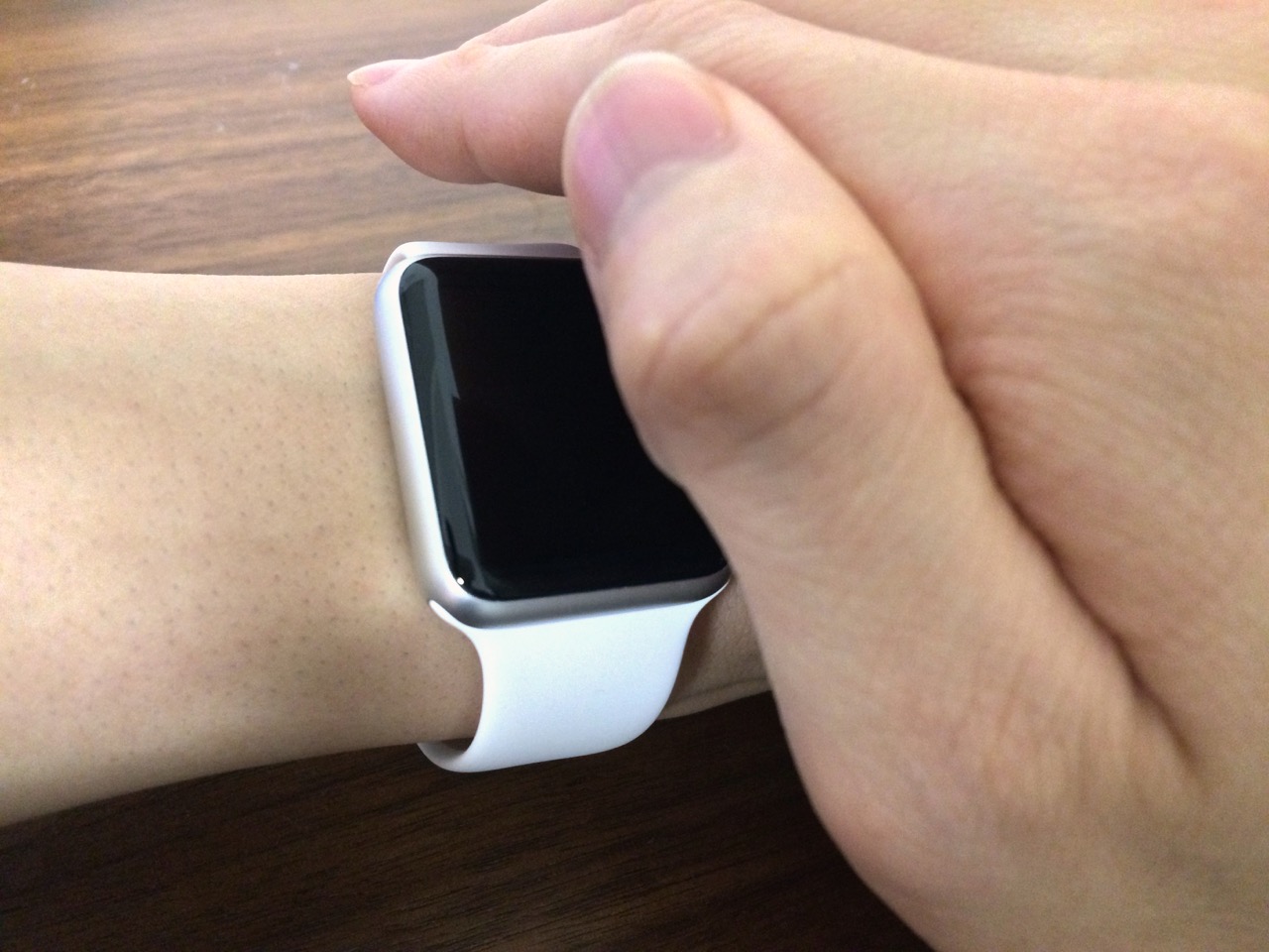 Apple Watchのディスプレイを速攻でオフる方法