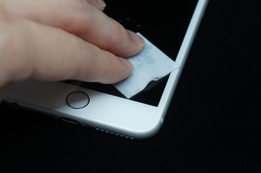 レビュー：iPhone 6 / 6 Plusの曲面エッジまでを守れる保護ガラス「iloome ScreenMate Max」