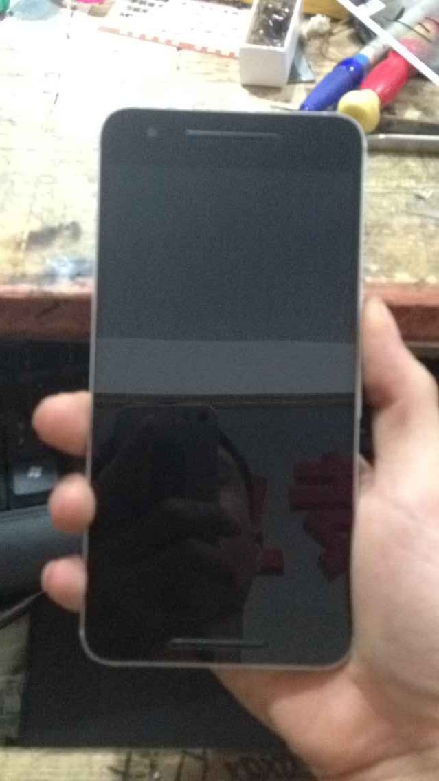 「Nexus 6(2015)」の実機画像が初めてリーク――メタルボディを搭載するも酷評相次ぐ