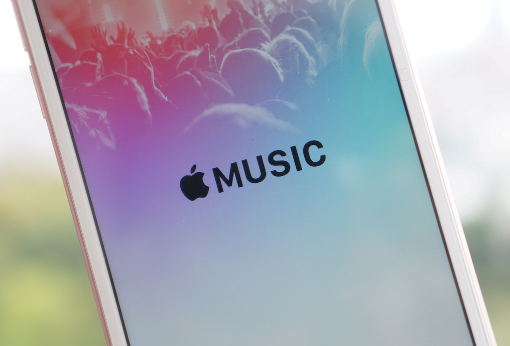 Iphoneのミュージックアプリで Music が表示されたまま動かない時の対処