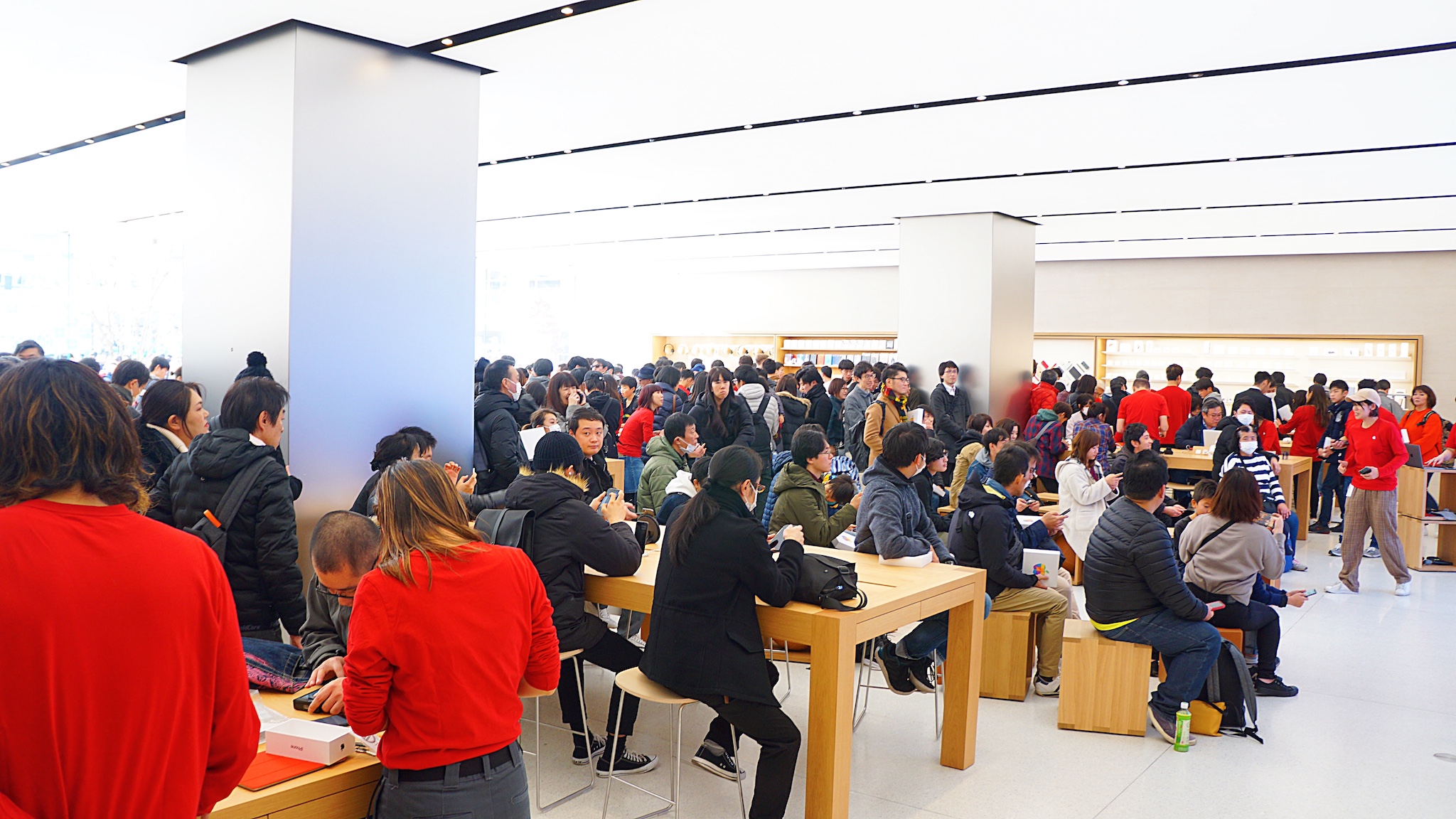 「Apple川崎」がオープン。1,600人超の行列、記念トートバッグ配布終了