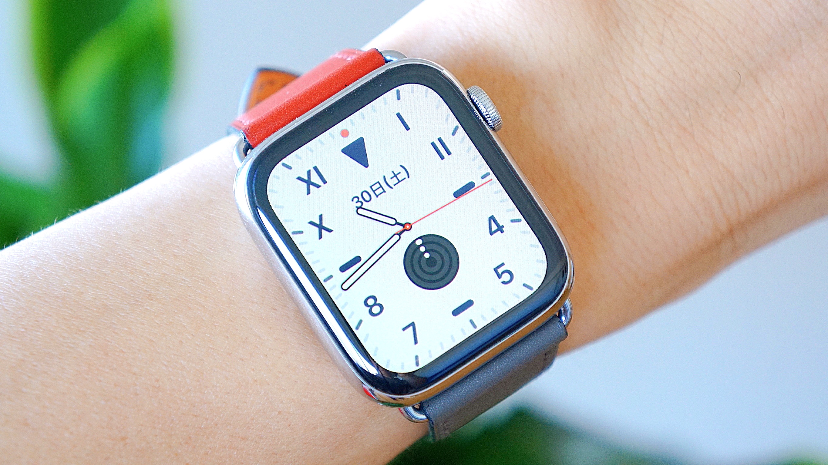 Apple Watch Hermès ヴォー・スウィフト(ノワール/ブリック/エタン 