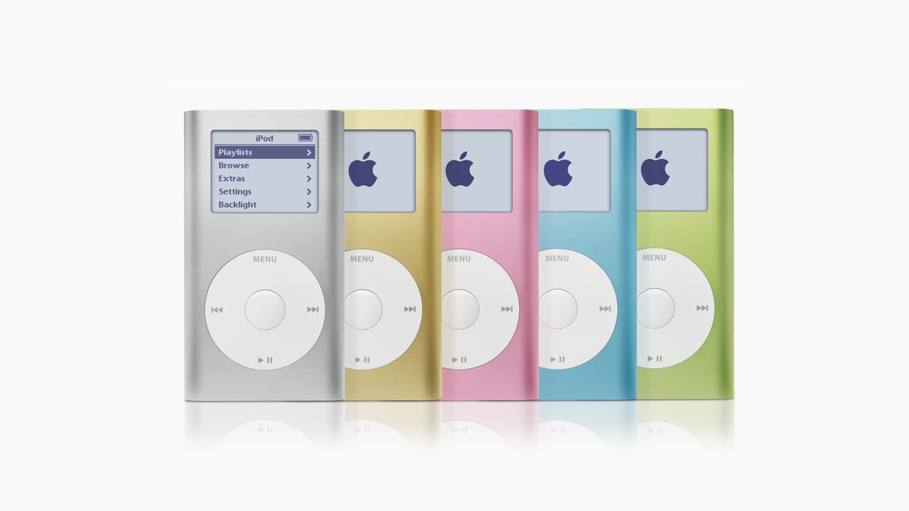2004年2月20日発売のiPod mini。iPodのすべてをわずか3.6オンスのミニデザインに凝縮