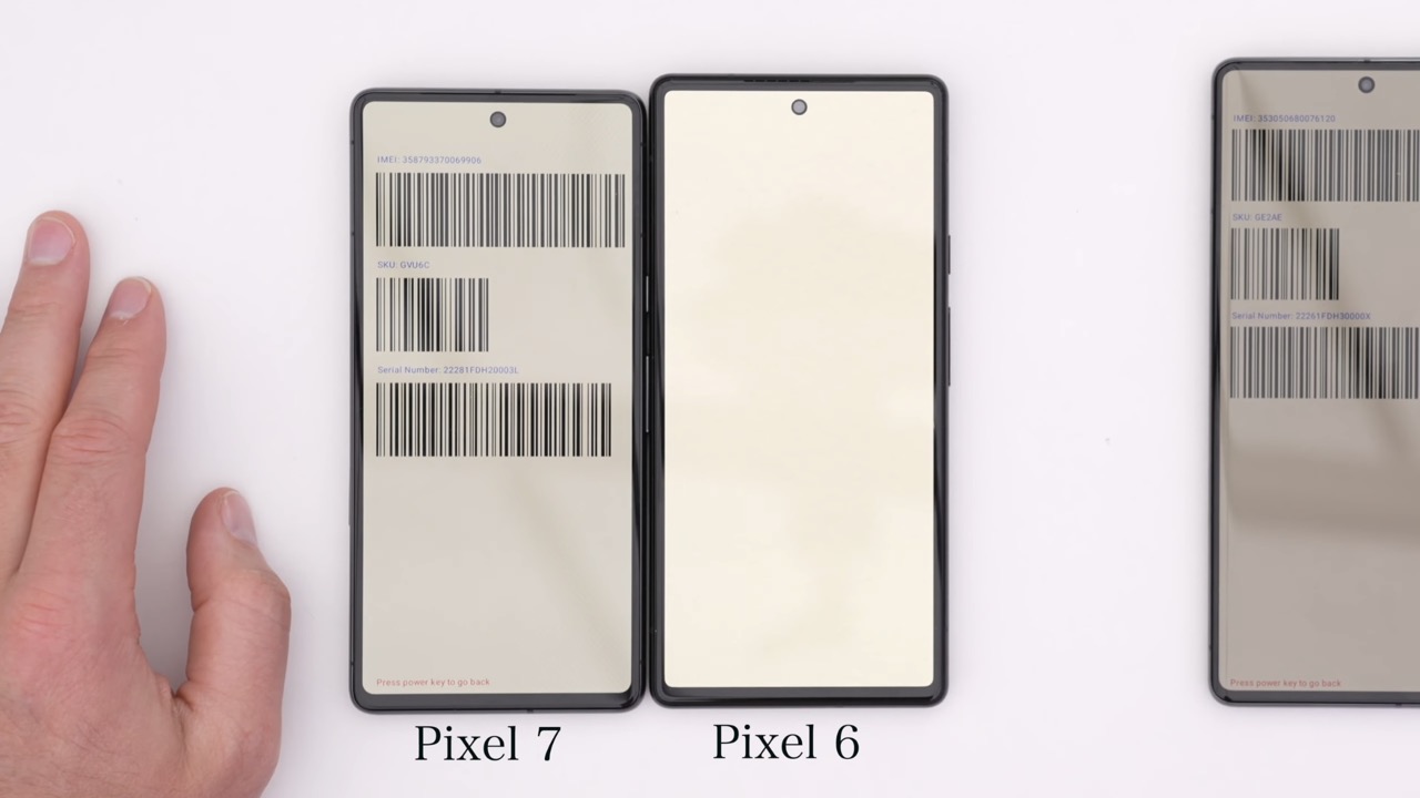 Pixel 7（左）とPixel 6（右）