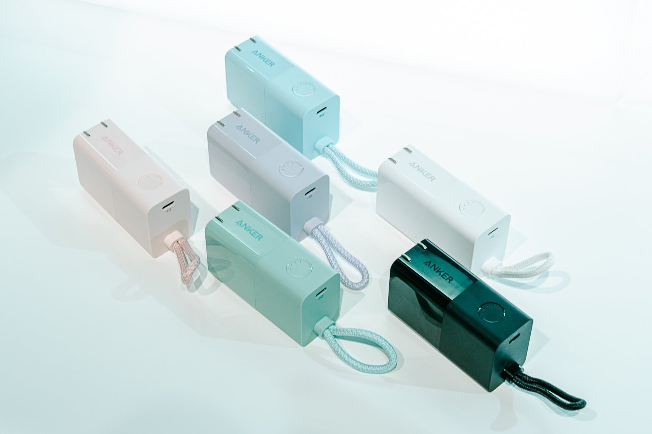 USB-C端子とプラグが対面配置に。カラーは全6色。