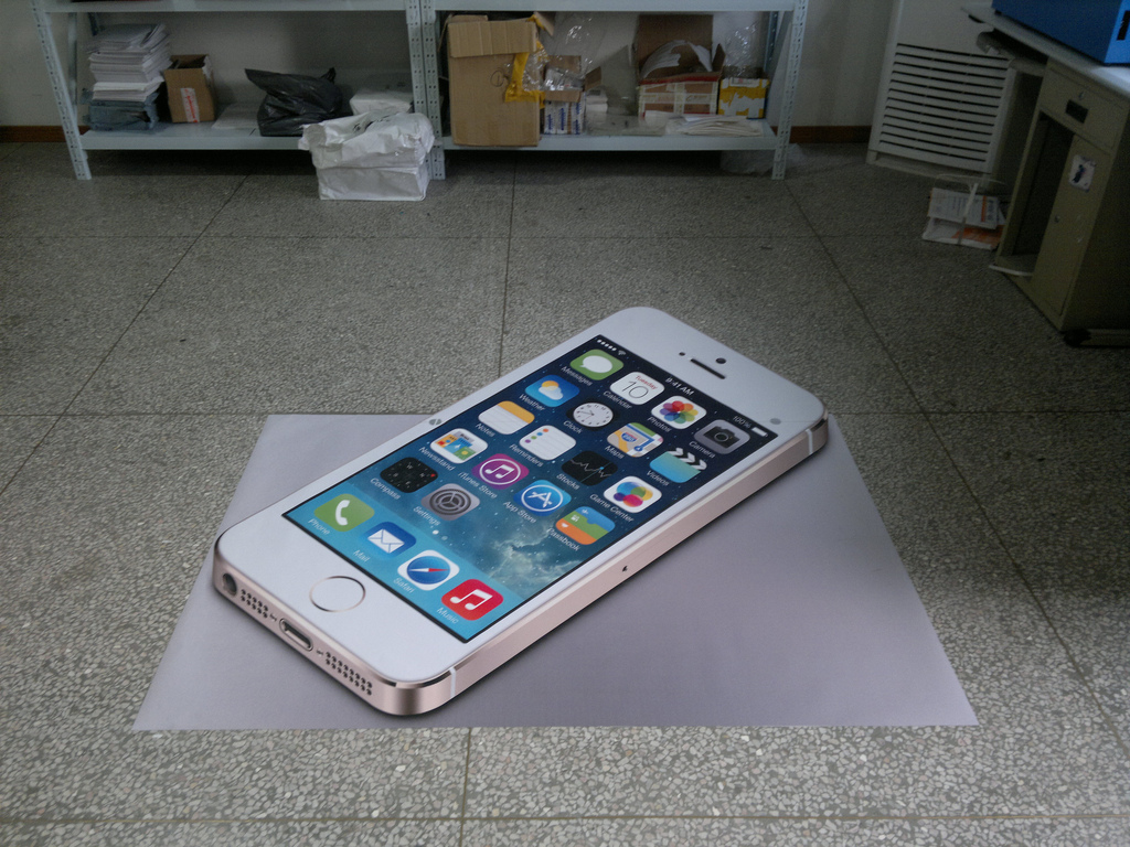 iPhone 6はやっぱり大型化?4.7インチの金型がリークされる