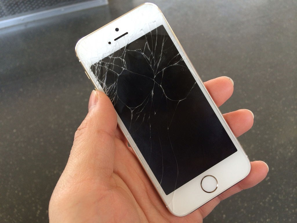 iPhoneの修理費用まとめ - 画面の修理