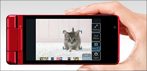 NTTドコモ、1000万画素カメラを搭載した「SH-06A」を6月11日に発売。