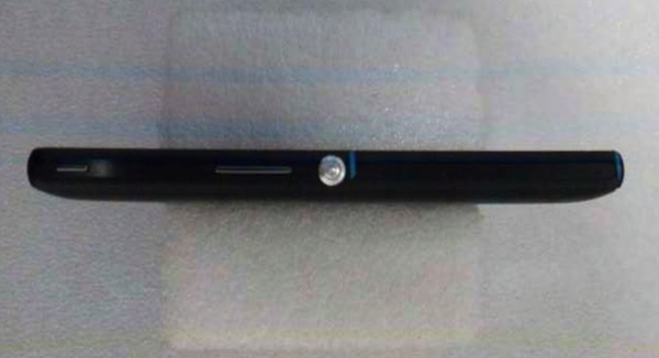 ドコモの2013年夏モデルとされる「Xperia A SO-04E」がFCCを通過ー実機画像も公開