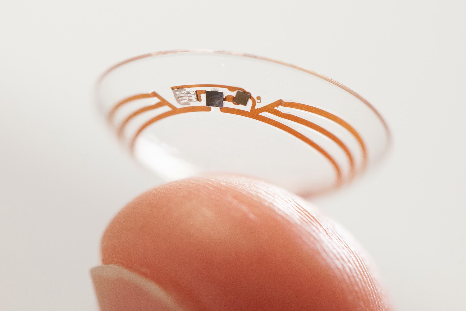 Google、医療用の「スマートコンタクトレンズ」を開発中と公式発表