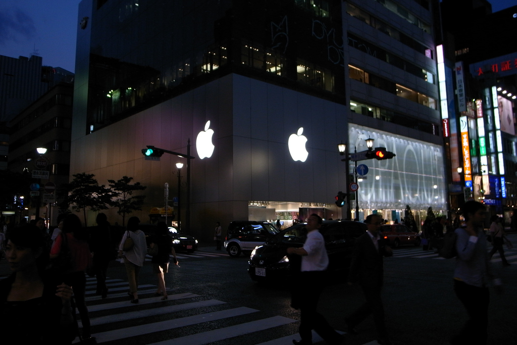 2014年のLucky Bag(福袋)を求め、計12日間もApple Storeに並ぶ強者があらわれたっ!