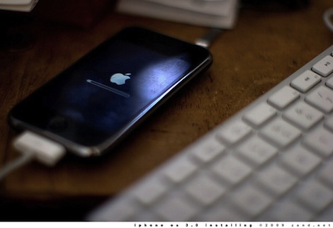auのiPhone 4SでMMSを利用する方法。