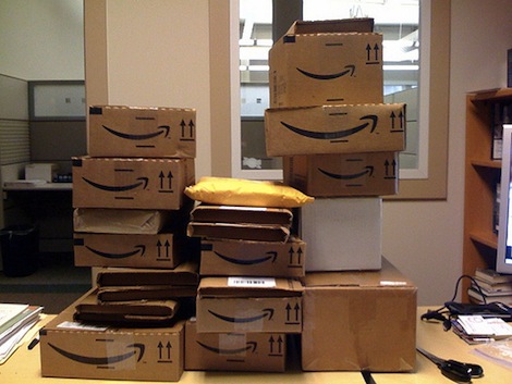 Amazonが月額1980円でデータ通信サービスを提供?