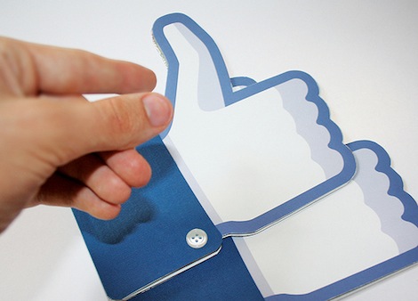 「iOS6」では通知センターからTwitterとFacebookへの投稿が可能に。