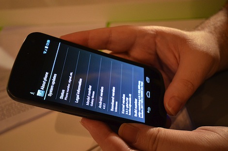 「Nexus 7」と「GALAXY Nexus」向けにAndroid 4.2へのアップデートを提供。