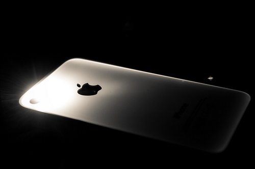 iPhoneにて電話やメールの着信時にLEDを光らせる方法