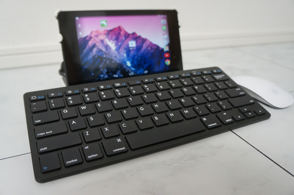 たった2000円で買えるタブレット向けBluetoothキーボードがなかなかいい感じござる!