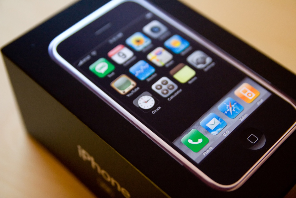 iPhoneのパッケージデザイン全8機種分を振り返る!
