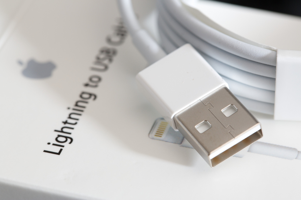 アップル、USB端子側もリバーシブルに対応したLightningケーブルを発売か