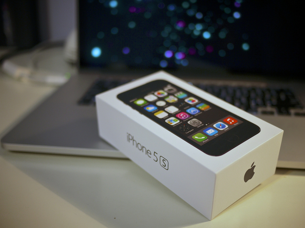 アップル、iPhone 6で128GB版を追加、32GB版は未発売か