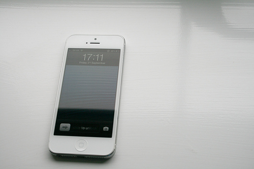 泥沼!iOS 6.1.3でもパスコードロックを回避できるバグがまたまた見つかる・・・