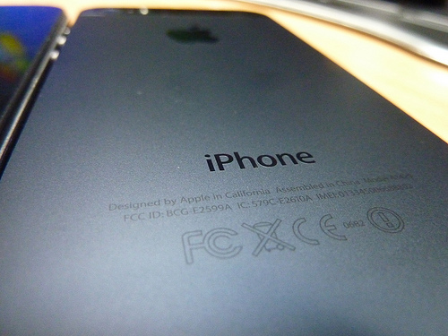 iPhone5の電池持ち比較、au版は通常より1.5倍もつ結果に。