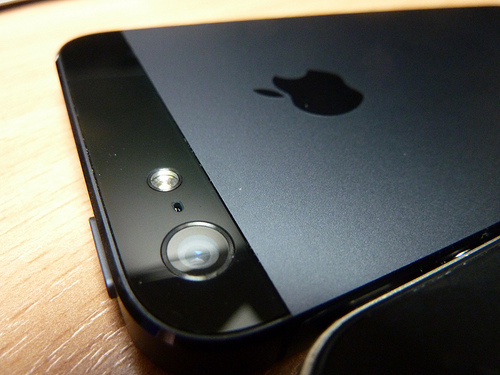 Apple、iPhoneの廉価版を開発中か。大手メディアが報道。