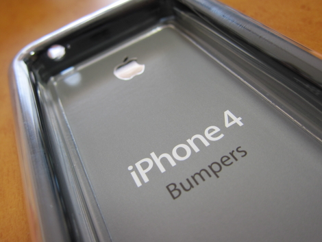 iPhone 4ケースプログラムで「Bumper」が届いた!