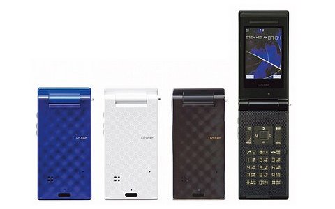 国際ローミング対応の極薄ケータイ-N704iμ