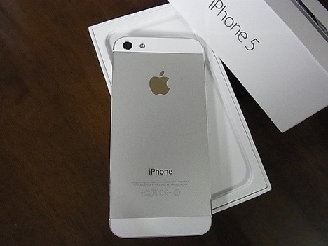 携帯販売ランキング、ソフトバンクのiPhone5が2週連続1位に!
