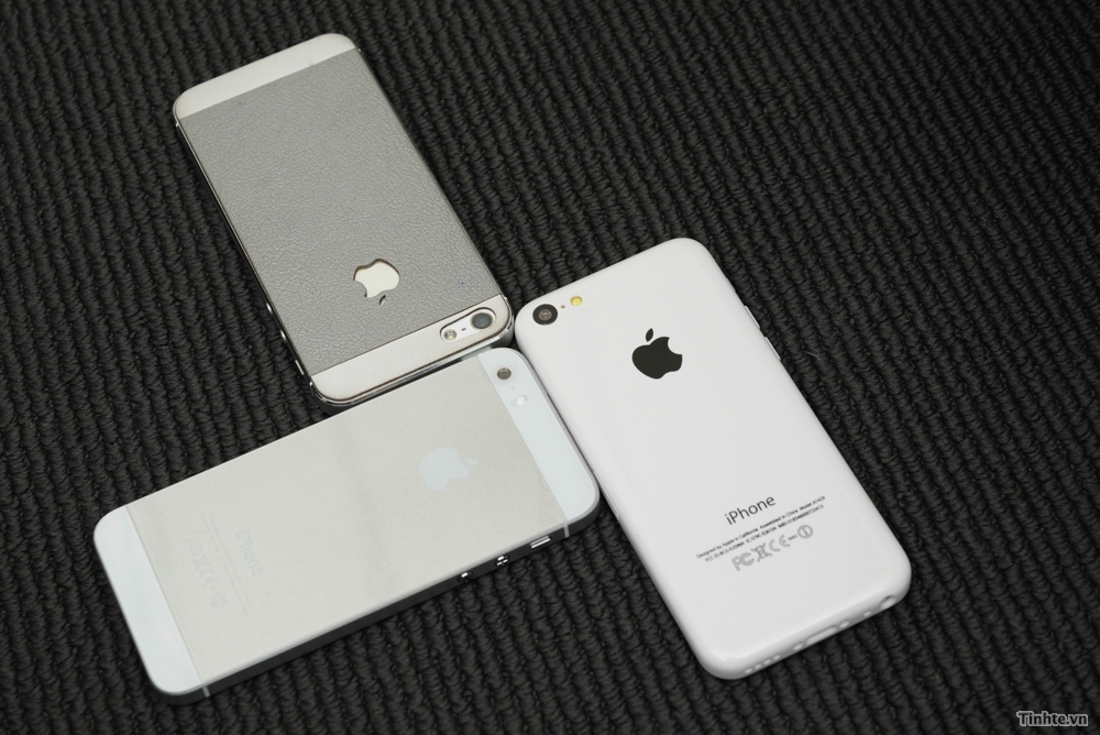 iPhone5SとiPhone5C(廉価版iPhone)とされる画像がリーク