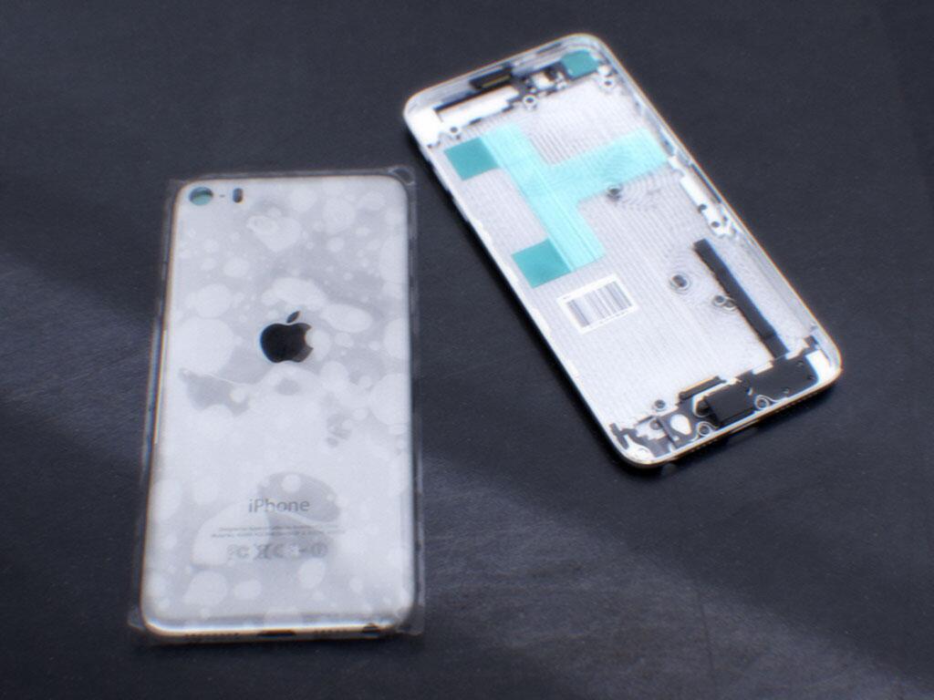 iPhone 6のプロトタイプとされる画像がリークーベゼルレスでGALAXY風のデザインに