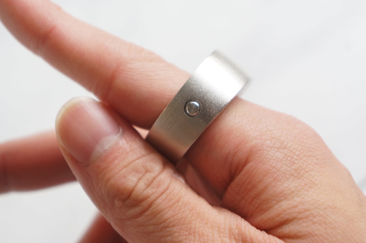 レビュー:指輪型のウェアラブルデバイス「Ring」で魔法は使えるか