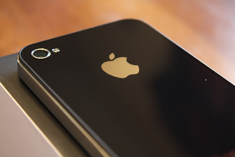 2011年のiOS搭載端末の売上がMacの総売上台数を軽く上回ってしまった。